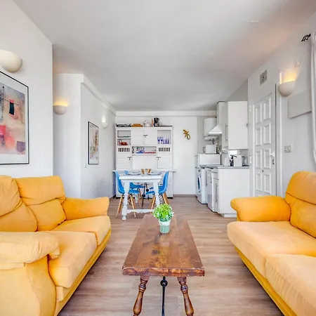 Apartament In Roses Near Canyelles *