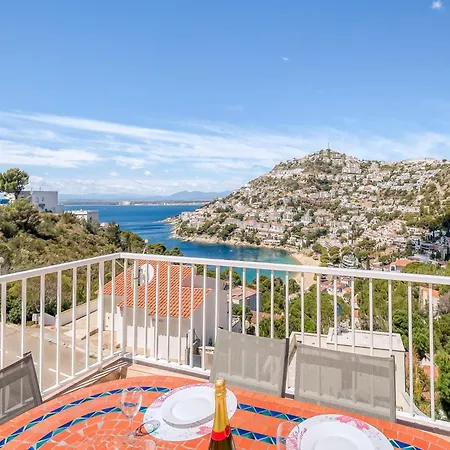 Apartament In Roses Near Canyelles Montjoi