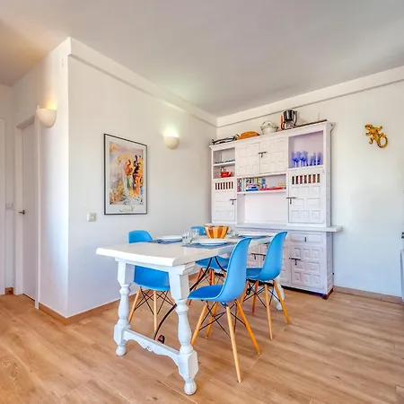 Apartament In Roses Near Canyelles *