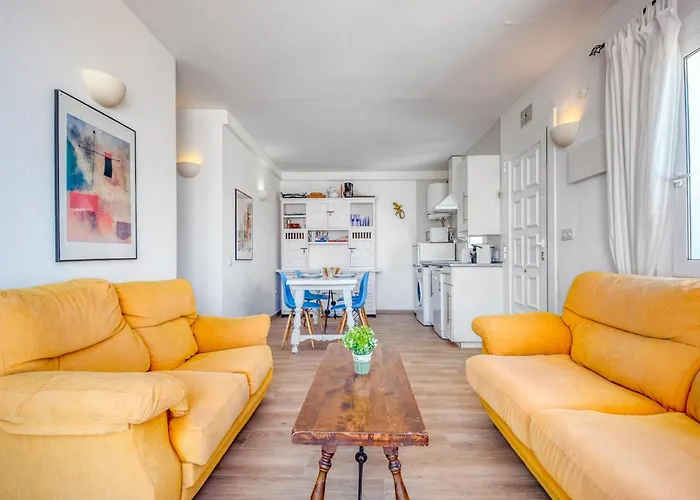Apartament In Roses Near Canyelles *