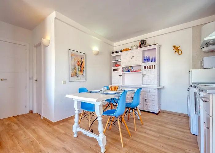 Apartament In Roses Near Canyelles *